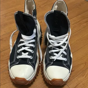 Black and White High-Top Sneakers Converse Chucks