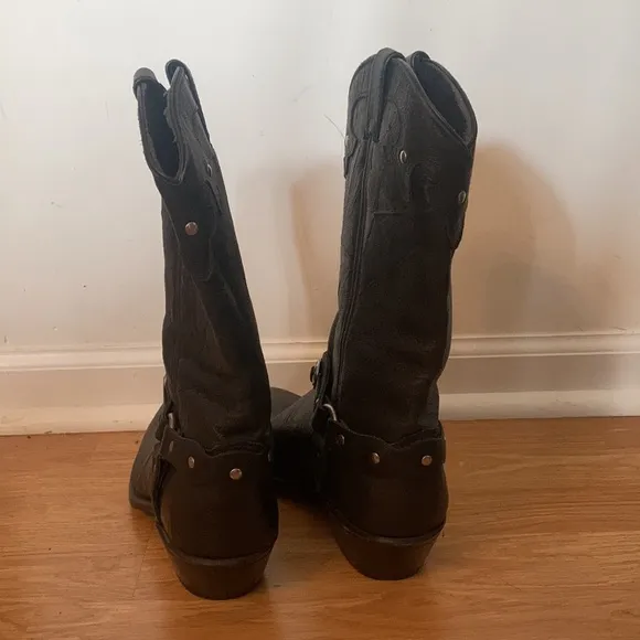 Black leather pull on boots with metal rivets 9.5M