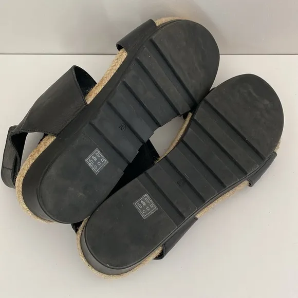 Black Leather Sandals with Espadrille Sole sz 10 Boho Modern Leganlook Scrunched