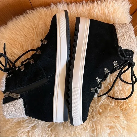Blonde Shylo Black Suede Hiking Sneakers Sz-9