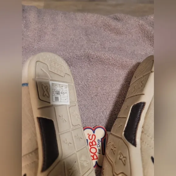BOB'S For Dogs By Sketchers With Memory Foam Sz 7