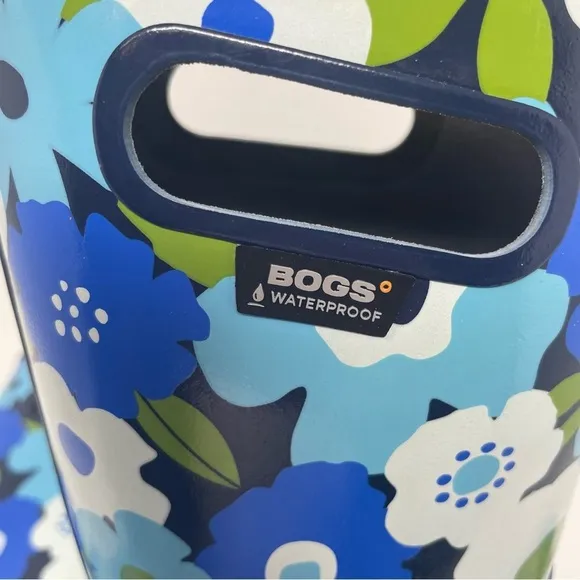 Bogs Raid Boots NWOT Flower Design Blue White sz 7