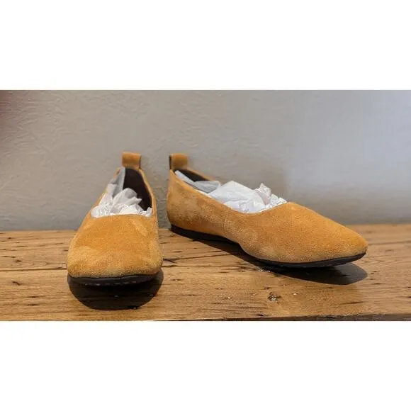 Born Adour Yellow (Mustard) Suede Ballet Flats Womens Size 7.5M