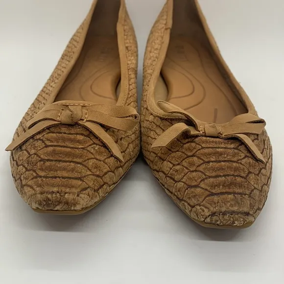 BORN Carri Cork Leather Ballet Flats Taupe/Tan 8 Slip-On Bow Accent Casual