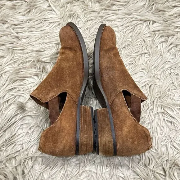 Born leather boots size 11