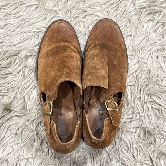 Born leather boots size 11