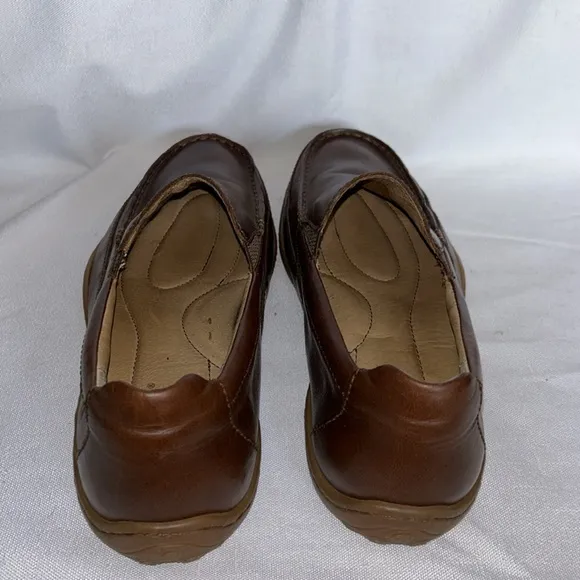 Born Loafers Brown Leather Moc Toe Round Slip On Shoes Size US 9.5M EUC