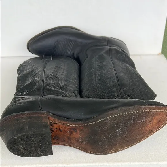 Boulet Black Leather Cowboy Boots with Pull-On Style