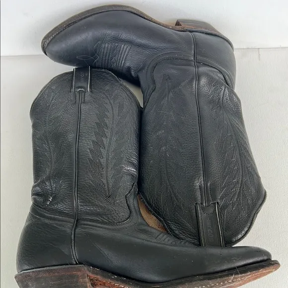 Boulet Black Leather Cowboy Boots with Pull-On Style
