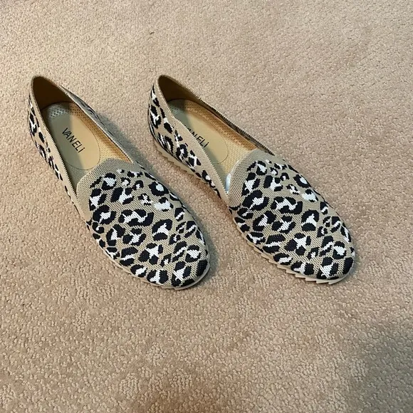 BRAND BEW IN BOX! VANELI BEIGE LEOPARD STRETCH KNIT VERNE SIZE 9.5