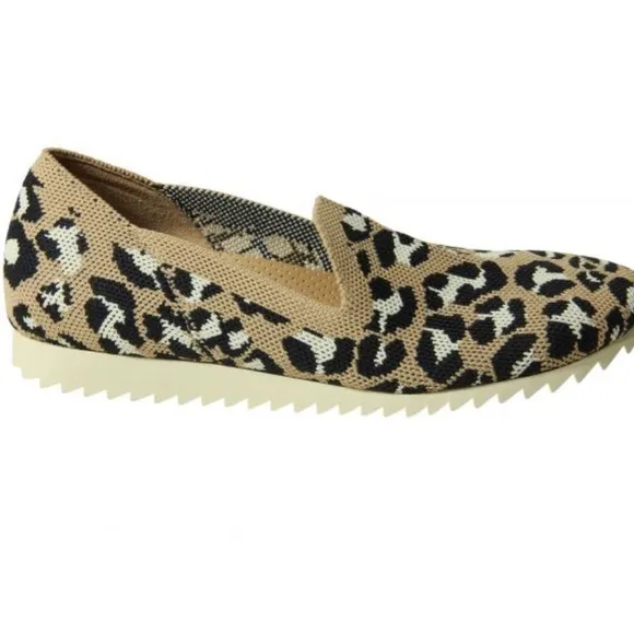 BRAND BEW IN BOX! VANELI BEIGE LEOPARD STRETCH KNIT VERNE SIZE 9.5