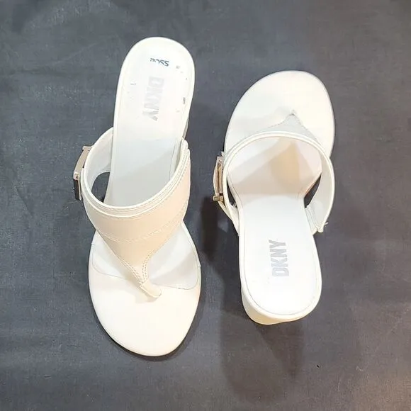 BRAND NEW DKNY BLOCK HEEL  THONG SANDAL