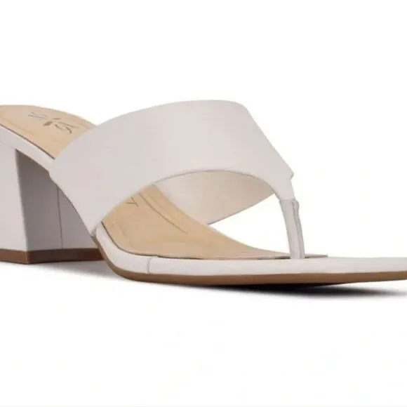 BRAND NEW DKNY BLOCK HEEL  THONG SANDAL