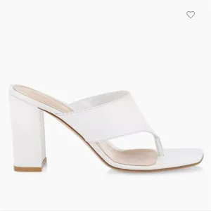 BRAND NEW DKNY BLOCK HEEL  THONG SANDAL
