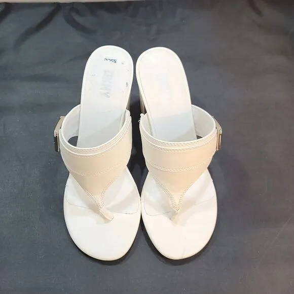BRAND NEW DKNY BLOCK HEEL  THONG SANDAL