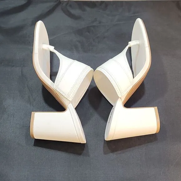 BRAND NEW DKNY BLOCK HEEL  THONG SANDAL