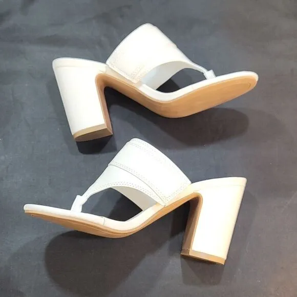 BRAND NEW DKNY BLOCK HEEL  THONG SANDAL