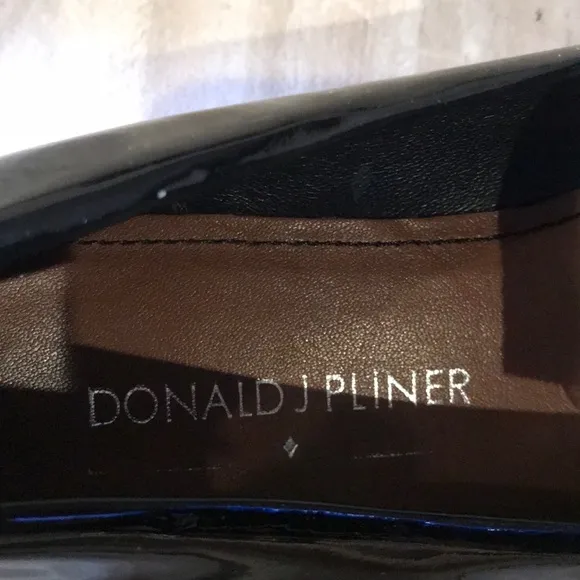 Brand new Donald J Pliner Balton Apron Toe Loafers