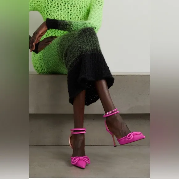 Brand new Mach &amp; Mach Bow Leather Sandals in Fuschia .
