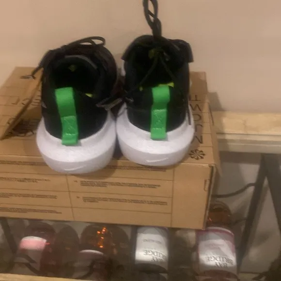 Brand New Nike Carter Impact Girls Sneakers