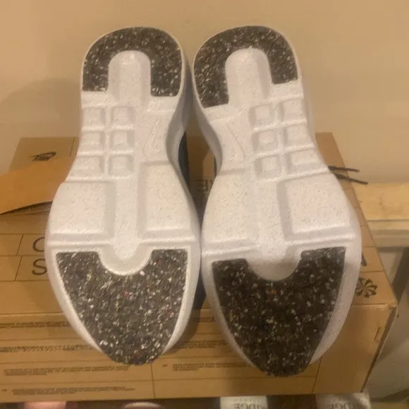 Brand New Nike Carter Impact Girls Sneakers