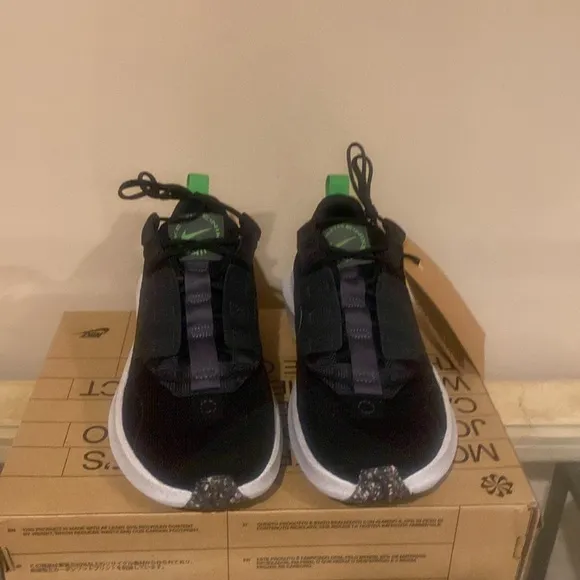Brand New Nike Carter Impact Girls Sneakers