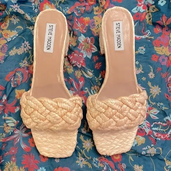 Brand New Steve Madden Braided Natural Straw Large Strap Slides Heeled Sandals