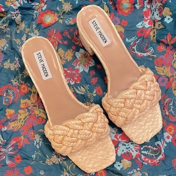 Brand New Steve Madden Braided Natural Straw Large Strap Slides Heeled Sandals