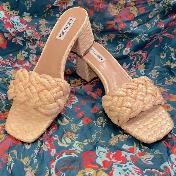 Brand New Steve Madden Braided Natural Straw Large Strap Slides Heeled Sandals