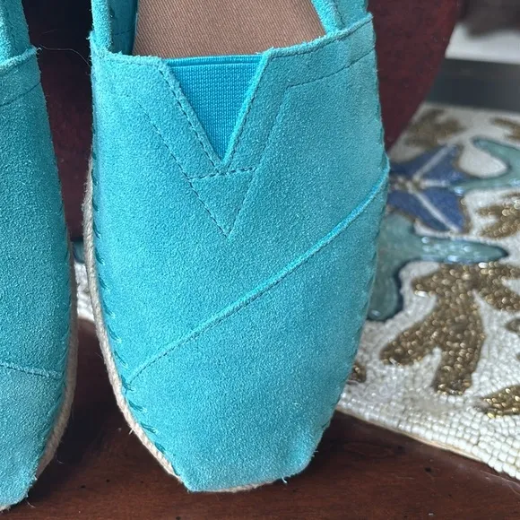Brand New Toms Genuine Suede Teal Espadrille Slip On Flats Casual Alpargata Shoe