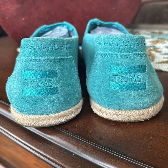 Brand New Toms Genuine Suede Teal Espadrille Slip On Flats Casual Alpargata Shoe