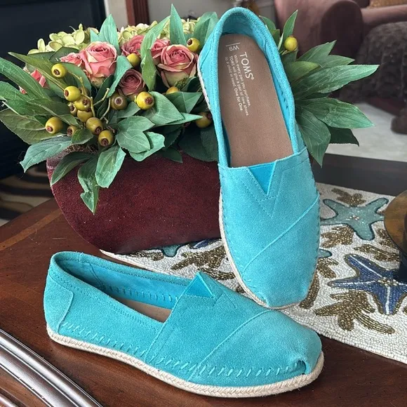 Brand New Toms Genuine Suede Teal Espadrille Slip On Flats Casual Alpargata Shoe