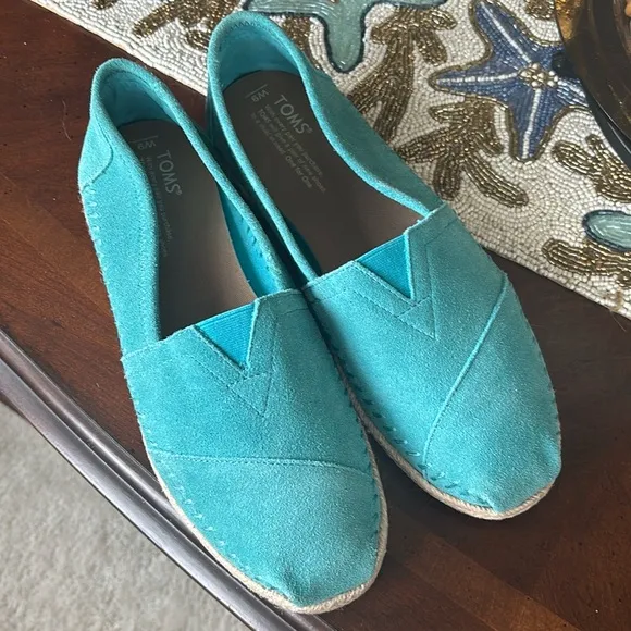 Brand New Toms Genuine Suede Teal Espadrille Slip On Flats Casual Alpargata Shoe