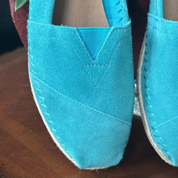 Brand New Toms Genuine Suede Teal Espadrille Slip On Flats Casual Alpargata Shoe
