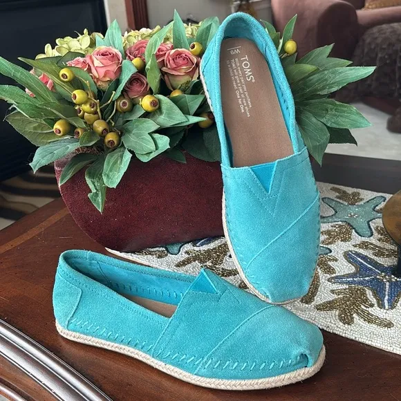 Brand New Toms Genuine Suede Teal Espadrille Slip On Flats Casual Alpargata Shoe