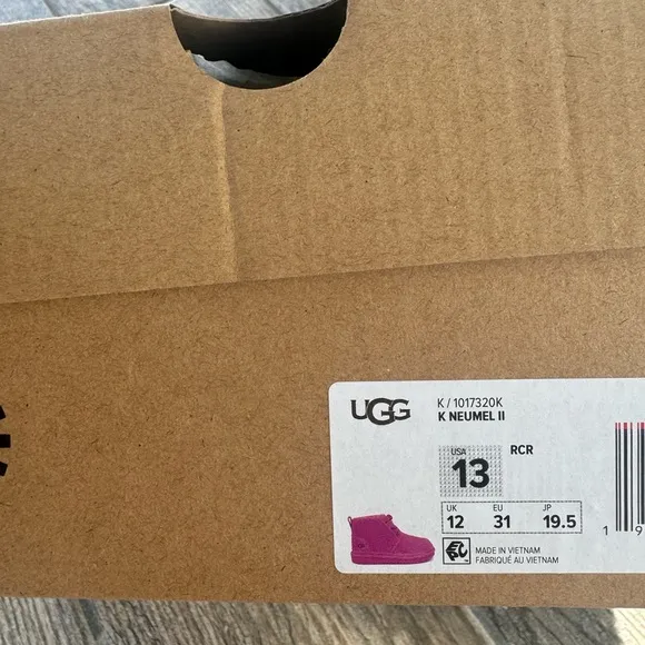 Brand New UGG Kids Neumel II Boots 1017320K-RCR Pink
