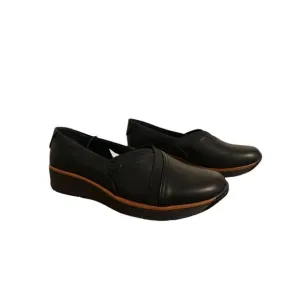 Brand New BareTraps Gleena Closed Toe Black Loafers 9.5 Wide Width