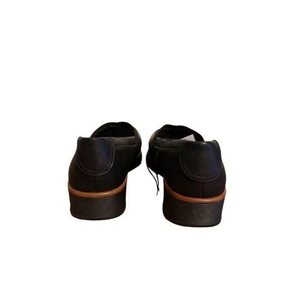 Brand New BareTraps Gleena Closed Toe Black Loafers 9.5 Wide Width