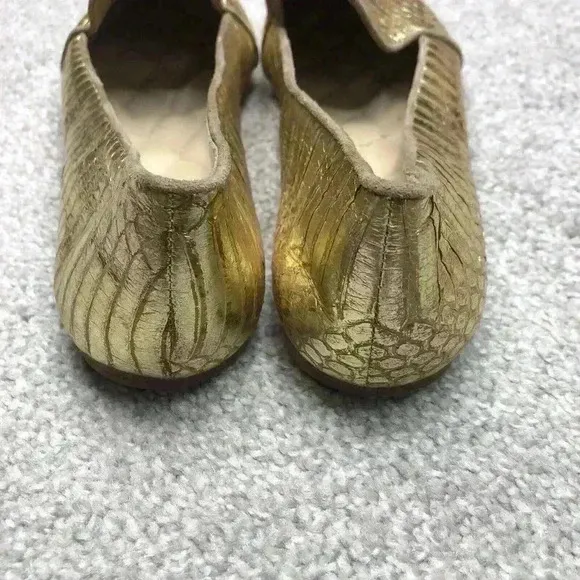 Brian Atwood Flats Gold Snake Skin Loafers Metallic Slip On Sz 8 Excellent