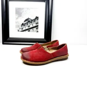 Børn Women’s Suede Leather Slip-On Flats Walking Shoes - Red - Size 7.5