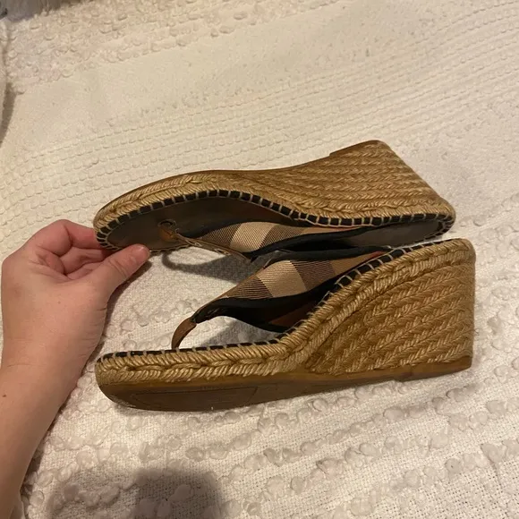 Burberry espadrilles 40 well loved plaid wedge sandals womens brown tan size 10