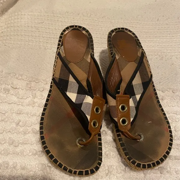 Burberry espadrilles 40 well loved plaid wedge sandals womens brown tan size 10