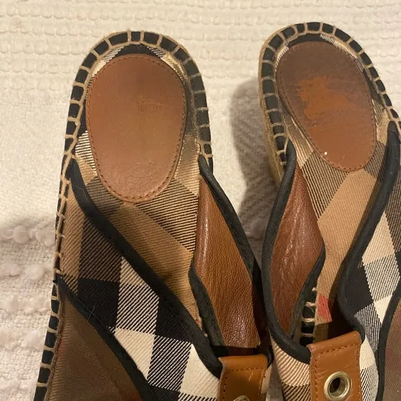 Burberry espadrilles 40 well loved plaid wedge sandals womens brown tan size 10