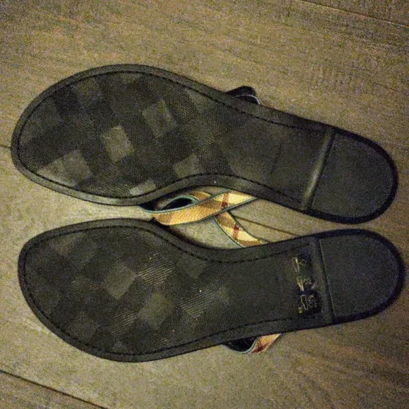 Burberry Nova Check Thong Sandals