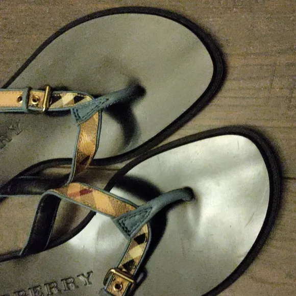 Burberry Nova Check Thong Sandals