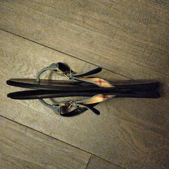 Burberry Nova Check Thong Sandals