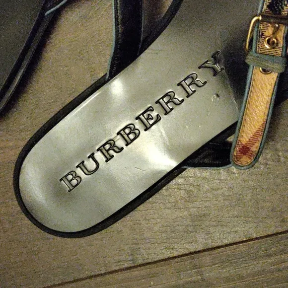 Burberry Nova Check Thong Sandals