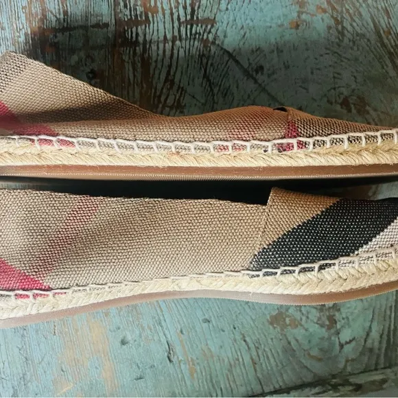 Burberry Plaid Espadrilles 🤩