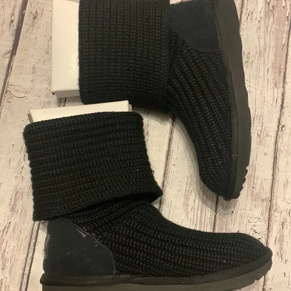 Cardy button knit Ugg boots