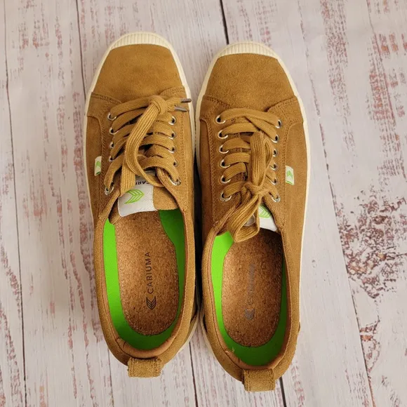 Cariuma OCA Low Camel Suede Slip-Resistant Lace Up Sneakers Mens 10